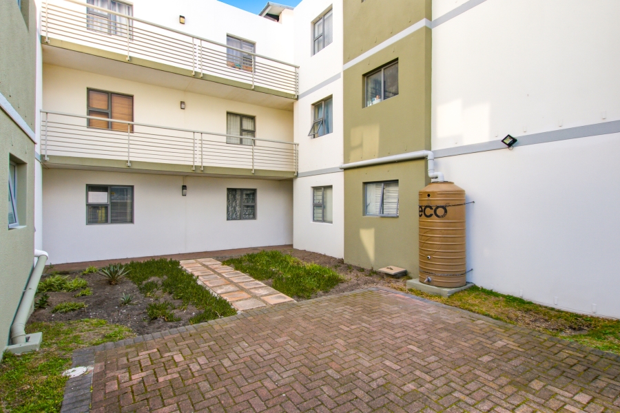 2 Bedroom Property for Sale in Whispering Pines Western Cape
